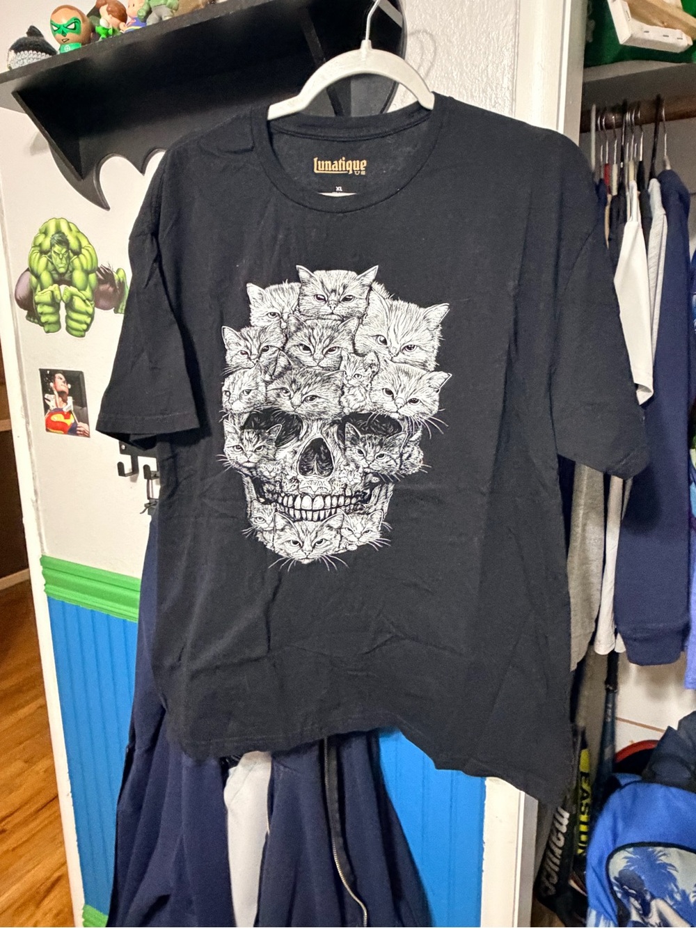 Black Short-Sleeve Tee with White Cat Skull Graphic